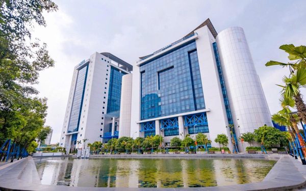 Những 'siêu đại học' đào tạo hàng chục ngàn sinh viên và doanh thu nghìn tỉ đồng