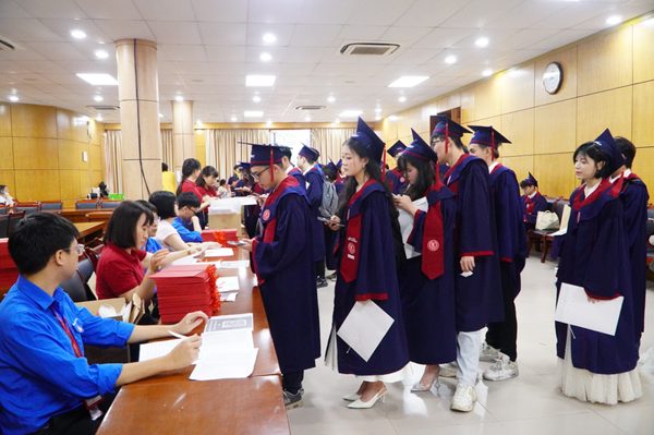Những trường đại học có nhiều sinh viên tốt nghiệp giỏi, xuất sắc: Tỷ lệ có việc làm thế nào?