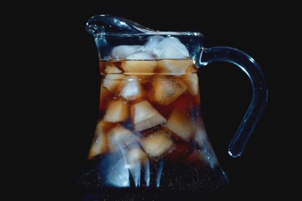Những viên đá làm lạnh đồ uống như thế nào?
