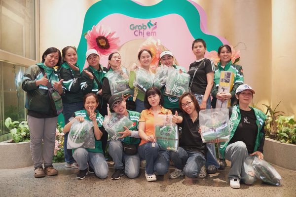 Niềm vui tháng 10 của những nữ tài xế Grab