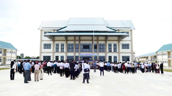 Niềm vui trước ngày khai giảng năm học mới ở khu vực biên giới Đắk Lắk
