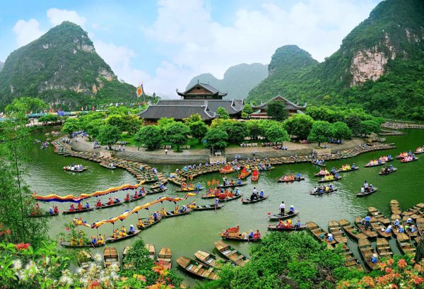 Ninh Bình: Doanh thu du lịch 8 tháng vượt kế hoạch cả năm