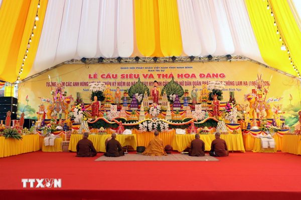 Ninh Bình tưởng niệm ngày hy sinh của 10 nữ dân quân pháo phòng không Lam Hạ