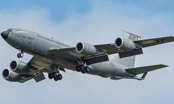 Nỗ lực 'vá vết thương' trên máy bay tiếp dầu Mỹ trúng đòn Iran