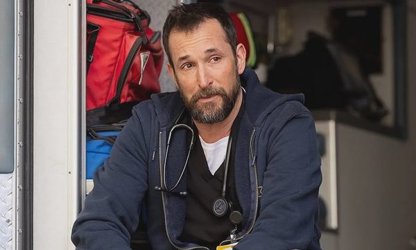 Noah Wyle là 'Người đàn ông quyến rũ nhất 2026'
