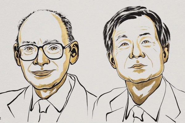 Nobel Hóa học 2026 vinh danh 2 nhà khoa học nghiên cứu tổng hợp hữu cơ