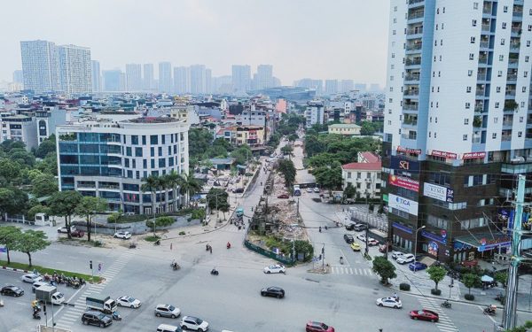Nơi làm đường bị biến thành bãi rác