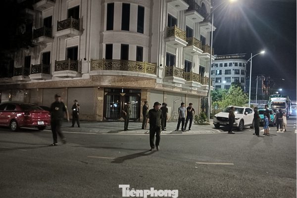NÓNG: Công an, kiểm sát viên xuất hiện tại nhà Hải Sapa TV