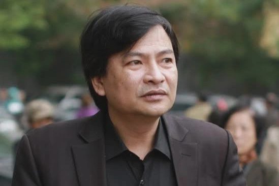 NSND Quốc Anh vào vai Vua Hùng trong vở thực cảnh trên hồ nước
