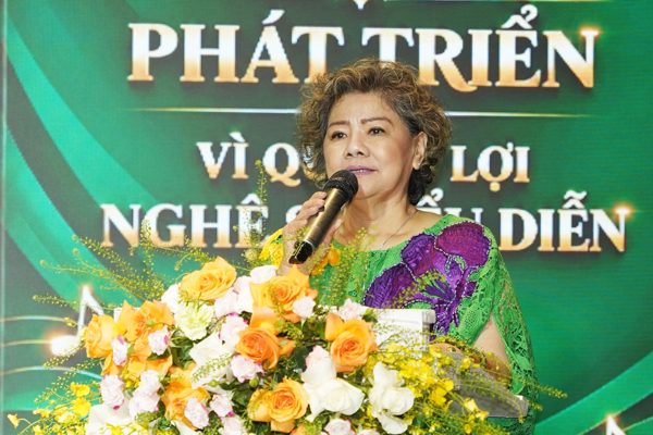 NSND Thanh Hoa tiếp tục làm Chủ tịch APPA