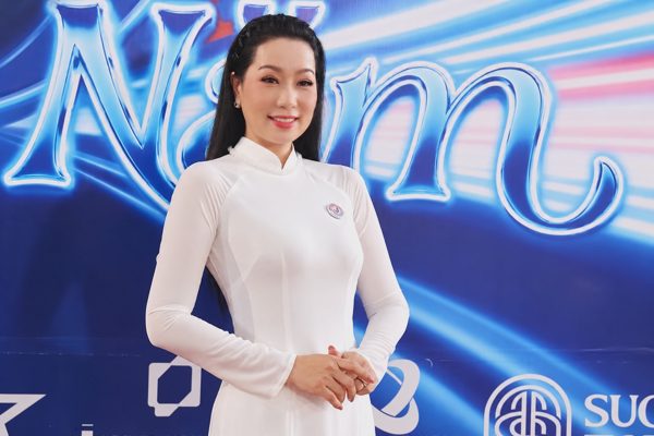 NSND Trịnh Kim Chi hát tri ân thầy cô, trải lòng về khó khăn nghề diễn