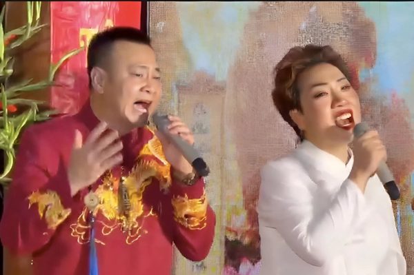 NSND Tự Long, Sao Mai Hiền Anh gây xúc động với 'Mẹ yêu con'