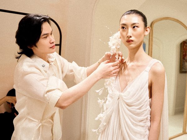 NTK Nguyễn Phúc Tuấn khẳng định vị thế của lụa Việt tại Paris Fashion Week