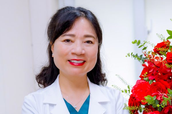 Nữ bác sĩ với hơn hai thập kỷ tìm con cho các cặp vợ chồng hiếm muộn