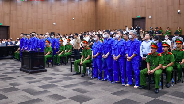 Nữ cán bộ hưu trí lặn lội từ TPHCM ra Hà Nội dự tòa, mong sớm lấy lại 20 tỷ bị Mr Pips chiếm đoạt