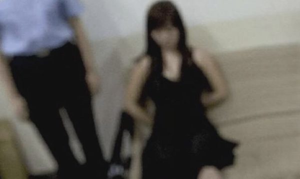 Nữ cục trưởng sập bẫy nhóm dàn cảnh tình dục để tống tiền
