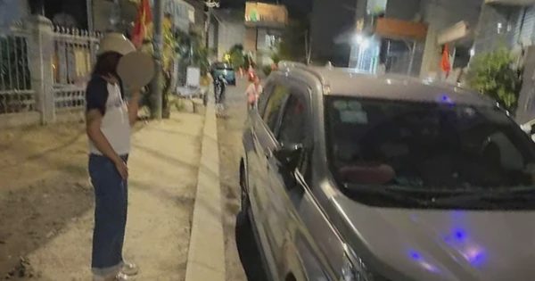 Nữ du khách Hàn Quốc quên điện thoại trên Grab, CSGT chở đi lần theo định vị