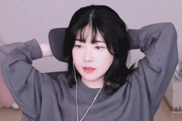 Nữ game thủ Hàn Quốc lên tiếng sau khi Himass và TanVuu bị cấm thi đấu