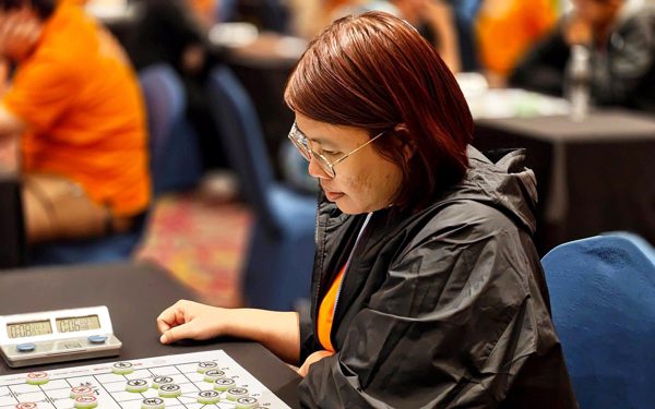 Nữ kỳ thủ Việt Nam thắng 2 kỳ thủ nam ở siêu giải cờ tướng Trung Quốc