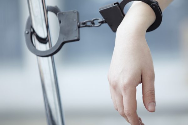 Nữ nhân viên ngân hàng dính án vì làm lộ thông tin bảo mật cho kẻ lừa đảo