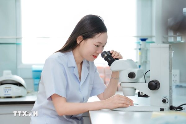 Nữ Phó Giáo sư với khát vọng phát triển nghiên cứu thuốc tại Việt Nam