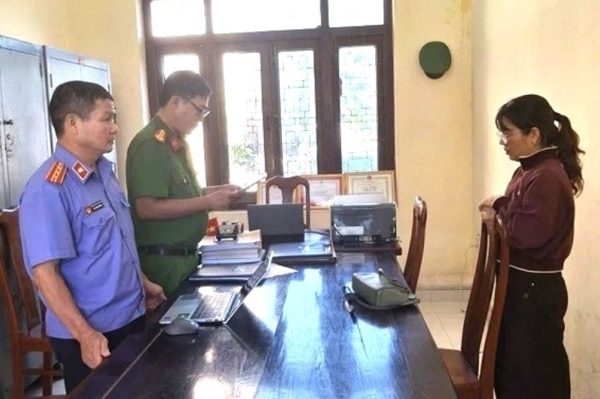'Nữ quái' dùng cùng một chiêu lừa người đàn ông và một phụ nữ 7,3 tỷ đồng