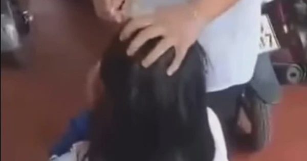 Nữ sinh lớp 10 đánh bạn, bắt quỳ gối rồi dí thuốc lá vào mặt