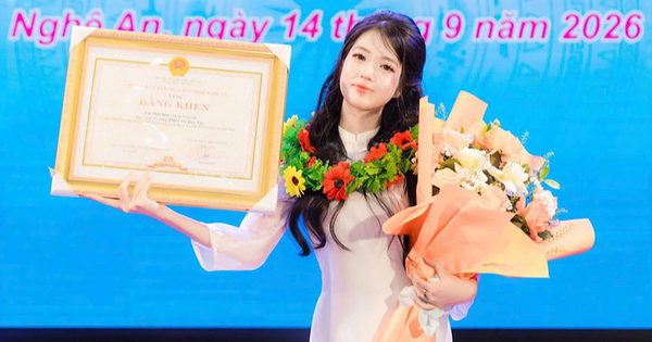 Nữ sinh lớp 11 dùng AI mang sách đến trẻ khiếm thị