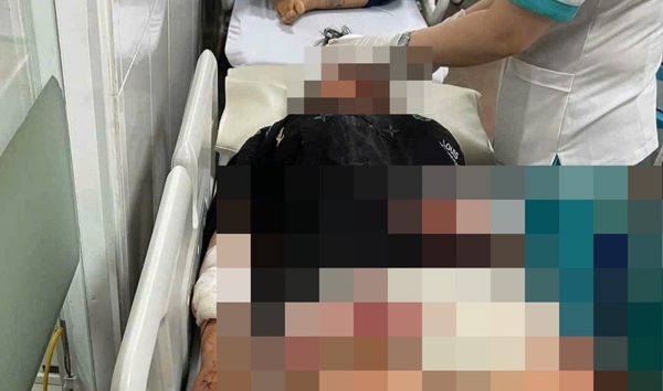 Nữ sinh lớp 9 bị bạn cùng giới dùng dao tấn công, nhập viện cấp cứu