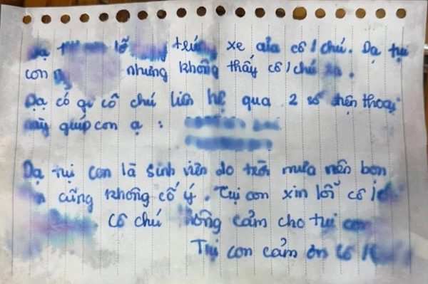 Nữ sinh viên đứng đợi cả tiếng dưới mưa, để lại thư xin lỗi vì một điều