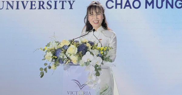 Nữ tỷ phú giàu nhất Việt Nam Nguyễn Thị Phương Thảo  hát "Mẹ yêu con" đầy cảm xúc sau khi làm một điều đặc biệt