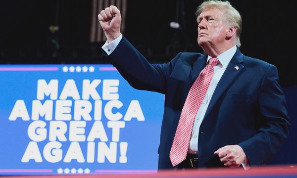 Nước cờ 8 tỷ USD của ông Trump nhằm giữ ghế cho đảng Cộng hòa