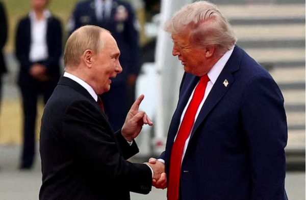 Nước cờ dầu mỏ của Tổng thống Mỹ Trump: Ukraine lép vế nhưng nhiều bên hưởng lợi