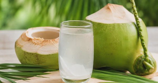 Nước dừa: Nhiều lợi ích nhưng ai cần lưu ý khi uống?