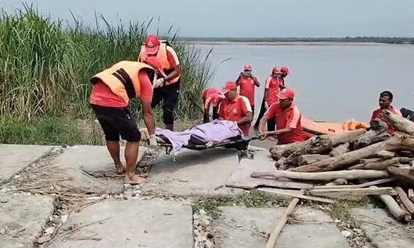 Nước lũ Nepal cuốn thi thể nạn nhân 150 km sang Ấn Độ