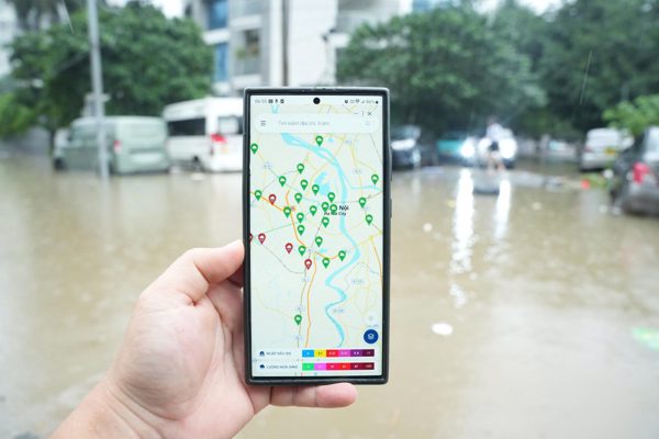 Nước ngập nhiều nơi, 'bản đồ mưa ngập' của iHanoi không thể tra cứu chính xác