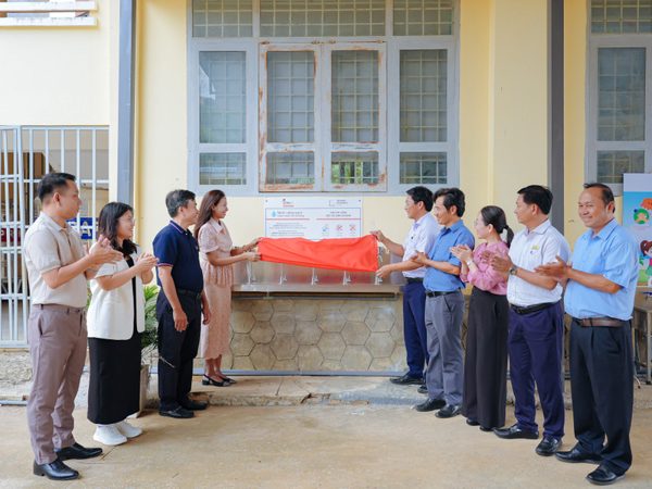 ‘Nước sạch cho em’ đến Ea Bar: Tiếp nối nguồn lực chăm lo điều kiện học đường
