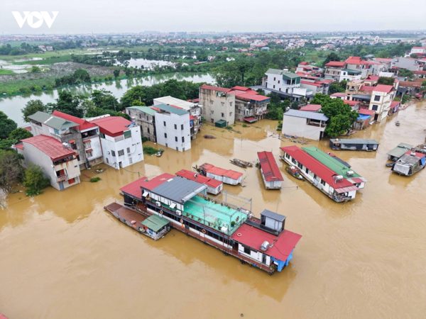 Nước sông Cầu dâng cao, nhấn chìm nhiều nhà dân ở Bắc Ninh