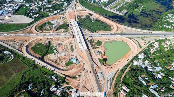Nút giao 537 tỷ đồng ở cửa ngõ phía tây Đà Nẵng dần thành hình