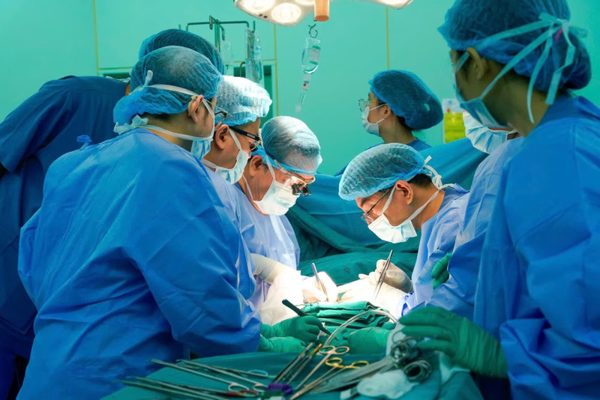 Nút thắt trong ghép tạng ở trẻ em