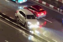 Ô tô đi ngược chiều trên cầu Bãi Cháy vì tài xế muốn đi hát karaoke
