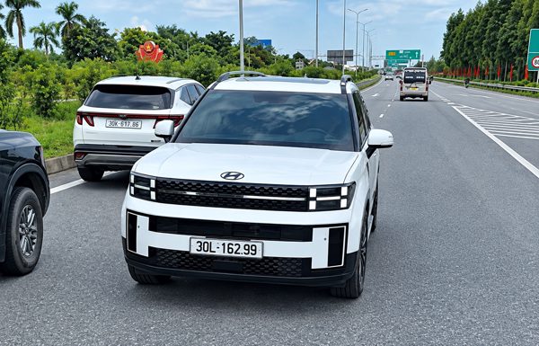 Ô tô đi ngược chiều trên Quốc lộ 1, tài xế bị phạt 19 triệu đồng