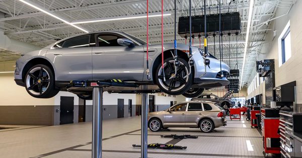 Ô tô tích hợp nhiều công nghệ, chi phí sửa chữa ngày càng gia tăng