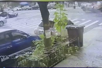 Ô tô tông ngang xe SUV Mercedes, cảnh sát điều tra hành vi đua xe trái phép