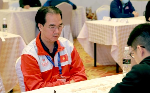 Ở tuổi 48, Nguyễn Thành Bảo đấu cờ đôi thắng kỳ thủ số 2 Trung Quốc