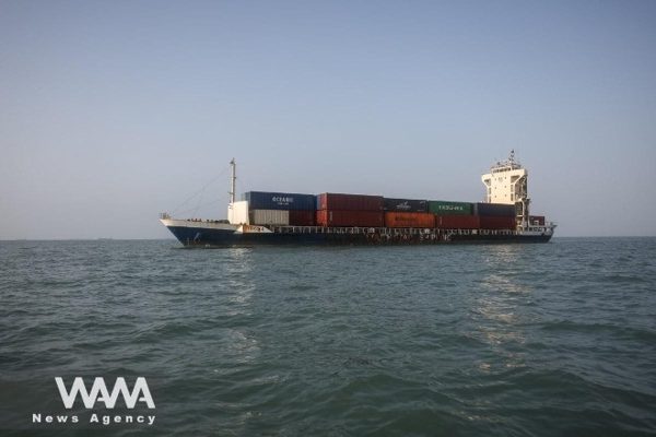 Oman hoãn đàm phán về Hormuz, Mỹ muốn nối lại đối thoại về hạt nhân với Iran