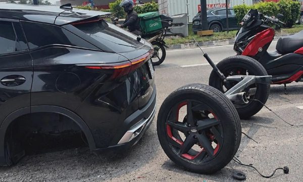 Omoda 5 gãy rời trục sau khi đang chạy, dừng đăng ký xe mới