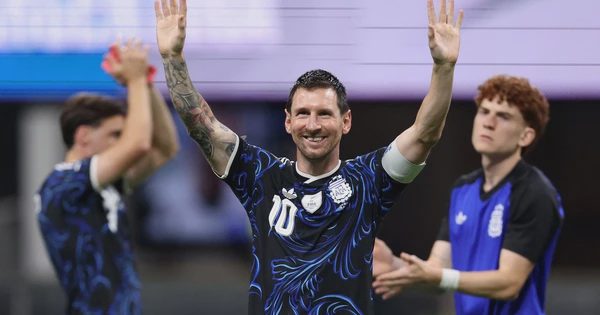 Ông chủ Messi ra mắt CLB mới tại Tây Ban Nha với chiến thắng đậm