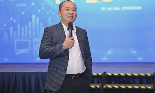 Ông Đoàn Văn Hiểu Em bán cổ phiếu Thế Giới Di Động, mua Điện Máy Xanh