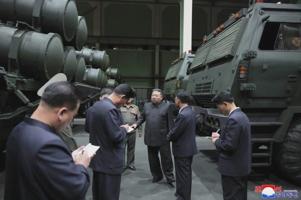 Ông Kim Jong-un muốn pháo binh Triều Tiên có sức công phá lớn nhất